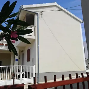 https://apartment-dukic.hotelinzadar.com