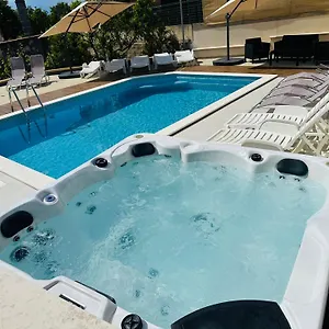 https://apartment-tokic.primorje-gorskikotar.com